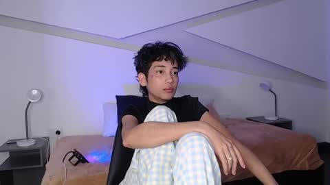 Alana online show from March 2, 2025, 12:53 am