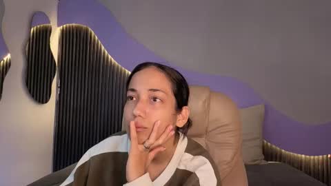 Alana online show from February 22, 2026, 9:46 pm