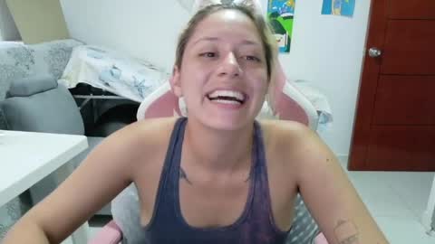 Mia online show from May 7, 2026, 8:03 pm