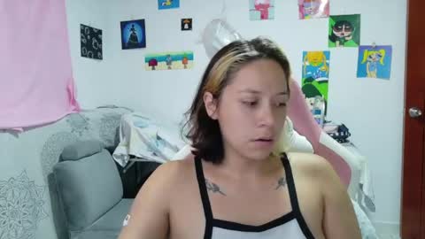 Mia online show from May 12, 2026, 7:44 pm