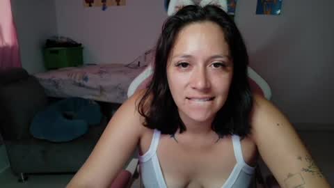 Mia online show from July 15, 2026, 3:06 pm