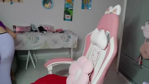Mia online show from July 22, 2026, 1:58 pm
