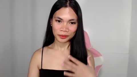 hot_pauline online show from May 10, 2026, 2:44 pm