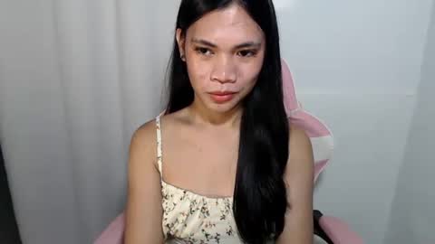 hot_pauline online show from May 13, 2026, 6:00 am