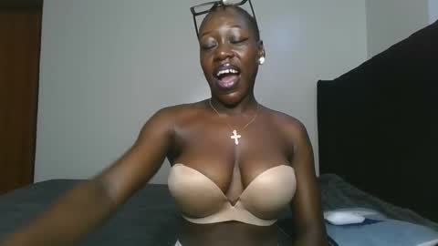 Snapshot of hot_petite1 chatting on March 13, 2026, 9:27 am Hot petite online show from March 13, 2026, 9:27 am