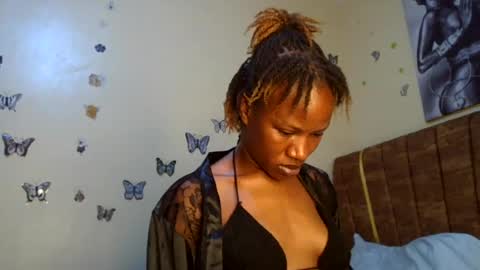 Snapshot of hot_petite100 chatting on June 19, 2026, 7:45 am hot petite100 online show from June 19, 2026, 7:45 am