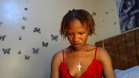 Snapshot of hot_petite100 chatting on June 29, 2026, 3:35 am hot petite100 online show from June 29, 2026, 3:35 am