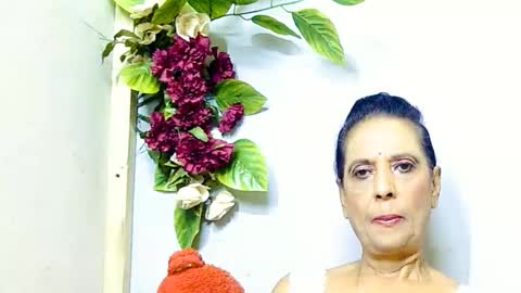 hot queen online show from June 9, 2026, 7:03 pm