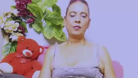hot queen online show from July 6, 2026, 3:14 pm