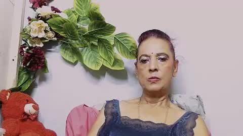 hot queen online show from July 7, 2026, 6:45 pm