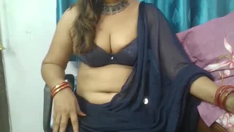 Snapshot of hot_queenn chatting on April 6, 2026, 9:32 am kinjal online show from April 6, 2026, 9:32 am