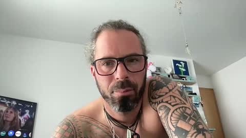 letmedoo2 online show from December 22, 2024, 12:27 pm