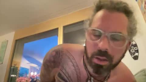 letmedoo2 online show from September 24, 2025, 5:38 pm