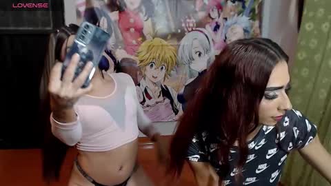 Snapshot of hot_skiiny chatting on December 3, 2025, 4:53 am hot_skiiny online show from December 3, 2025, 4:53 am