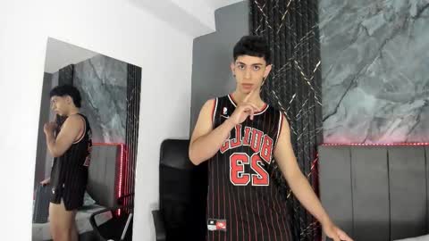 Hot Summer Boy online show from March 9, 2026, 11:36 am