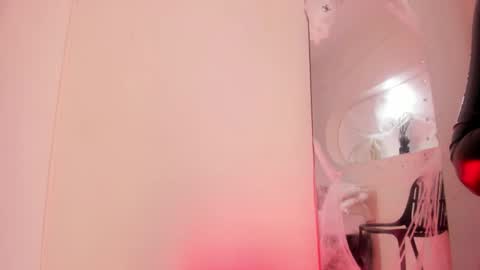 Snapshot of hot_valery_ chatting on November 5, 2025, 7:47 pm Valery online show from November 5, 2025, 7:47 pm