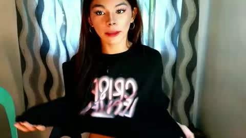 Snapshot of hot_yanna143 chatting on April 9, 2026, 3:17 am Yanna online show from April 9, 2026, 3:17 am