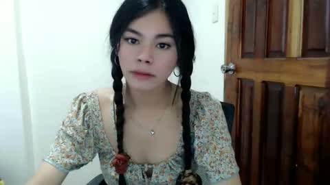 Snapshot of hot_yanna143 chatting on May 4, 2026, 4:30 am Yanna online show from May 4, 2026, 4:30 am
