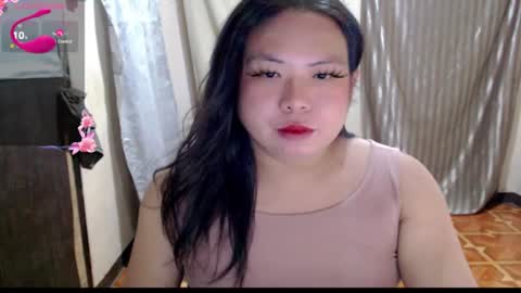Snapshot of hotasian_mama chatting on July 7, 2026, 8:40 am Grace online show from July 7, 2026, 8:40 am