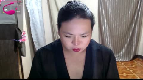 Snapshot of hotasian_mama chatting on July 8, 2026, 8:19 am Grace online show from July 8, 2026, 8:19 am