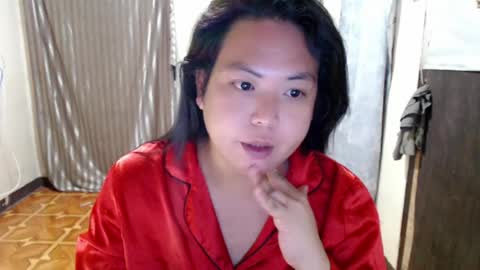 Snapshot of hotasian_mama chatting on July 19, 2026, 10:02 pm Grace online show from July 19, 2026, 10:02 pm