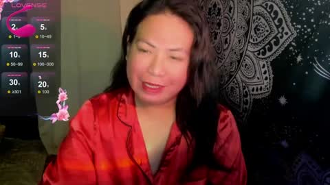 Snapshot of hotasian_mama chatting on July 23, 2026, 7:06 am Grace online show from July 23, 2026, 7:06 am