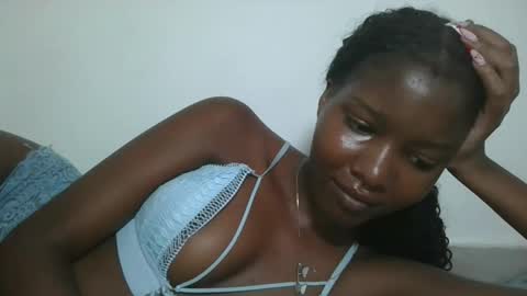 Snapshot of hotbabbee chatting on June 1, 2026, 4:25 am love online show from June 1, 2026, 4:25 am