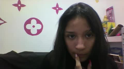 Snapshot of hotbardaddy chatting on June 1, 2026, 7:43 am daddybarbie. online show from June 1, 2026, 7:43 am