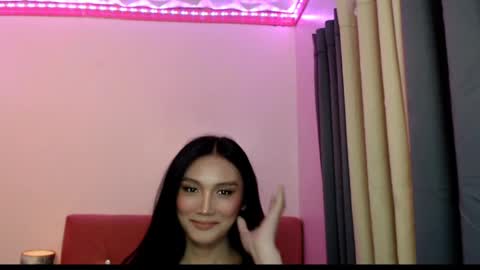 Snapshot of hotbunny_12 chatting on December 17, 2024, 3:17 am Kylie online show from December 17, 2024, 3:17 am