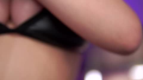 Snapshot of hotbustybabex chatting on September 26, 2025, 6:17 am Anais online show from September 26, 2025, 6:17 am