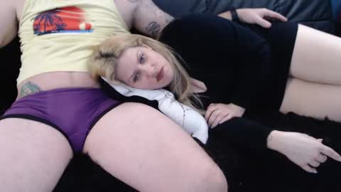 Snapshot of hotcancpl chatting on February 2, 2025, 4:54 pm Alex Bella online show from February 2, 2025, 4:54 pm