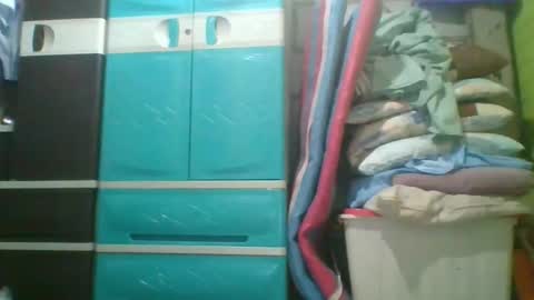 hotchicks4uxx online show from January 9, 2026, 1:19 am