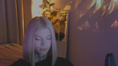 hotchubently online show from March 6, 2025, 12:09 pm