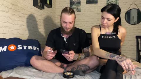 Snapshot of hotcoupleee2020 chatting on December 30, 2024, 1:03 pm YounHotCouple online show from December 30, 2024, 1:03 pm