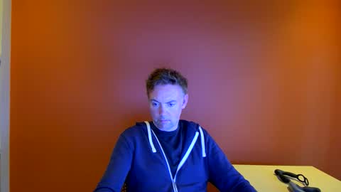 hotdaddy1982 online show from May 4, 2026, 5:31 pm