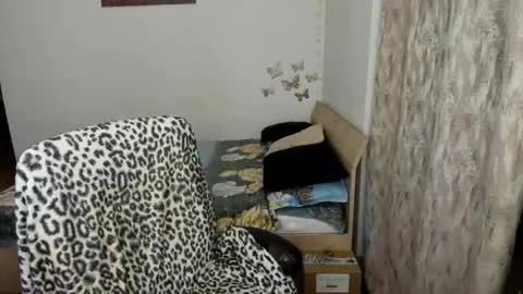 KRISS LUNA online show from November 29, 2025, 1:14 pm