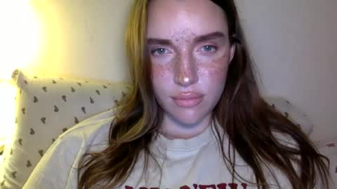 Snapshot of hoteffy chatting on June 19, 2026, 9:18 pm effy online show from June 19, 2026, 9:18 pm