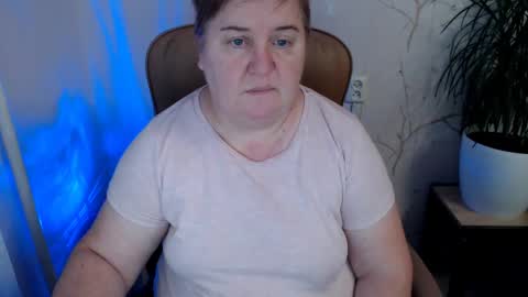 Snapshot of hotfiremommy chatting on January 11, 2025, 11:56 am LimonkaFire online show from January 11, 2025, 11:56 am