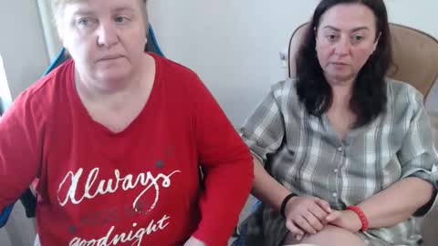 Snapshot of hotfiremommy chatting on November 13, 2025, 9:30 am LimonkaFire online show from November 13, 2025, 9:30 am