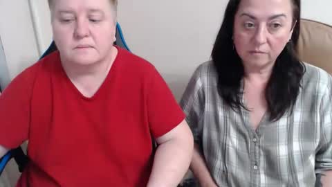 Snapshot of hotfiremommy chatting on November 14, 2025, 8:40 pm LimonkaFire online show from November 14, 2025, 8:40 pm