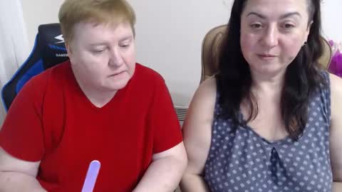 Snapshot of hotfiremommy chatting on December 16, 2025, 7:19 pm LimonkaFire online show from December 16, 2025, 7:19 pm