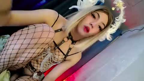 Snapshot of hotfucking_queen1111 chatting on June 17, 2026, 6:16 am hotfucking_queen1111 online show from June 17, 2026, 6:16 am