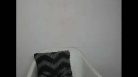 hotjessie0 online show from March 6, 2025, 8:52 am