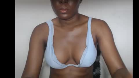 hotjessie0 online show from March 17, 2026, 5:00 am
