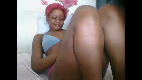 LOYCE online show from October 4, 2025, 11:58 pm