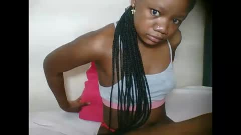 LOYCE online show from October 13, 2025, 9:15 pm