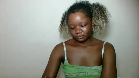 Snapshot of hotjeylee chatting on June 8, 2026, 11:38 pm LOYCE online show from June 8, 2026, 11:38 pm