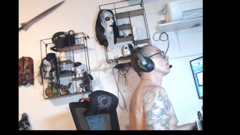 hotkinkytat online show from April 21, 2026, 3:46 am
