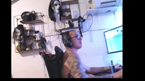 hotkinkytat online show from April 21, 2026, 4:12 pm