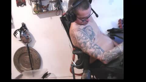 hotkinkytat online show from April 27, 2026, 7:50 am